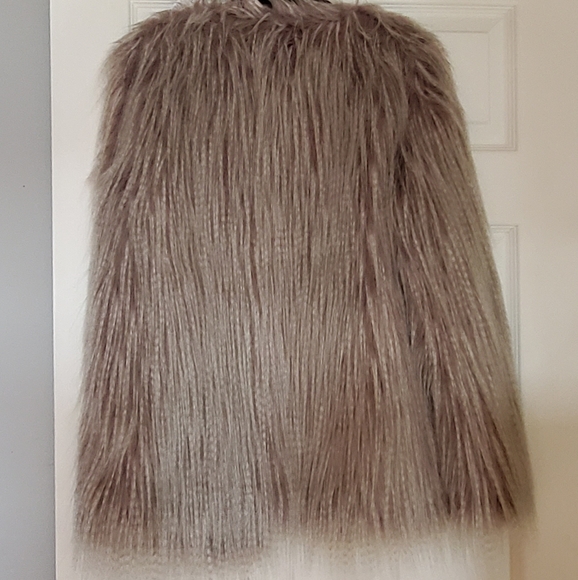Faux fur jacket - Picture 2 of 4